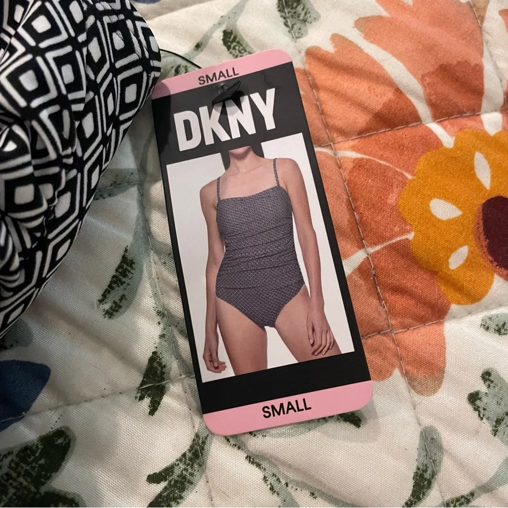 DKNY Womens Geometric Diamond Print One Piece Swimsuit DI2SS001 Black White S - Picture 4 of 7